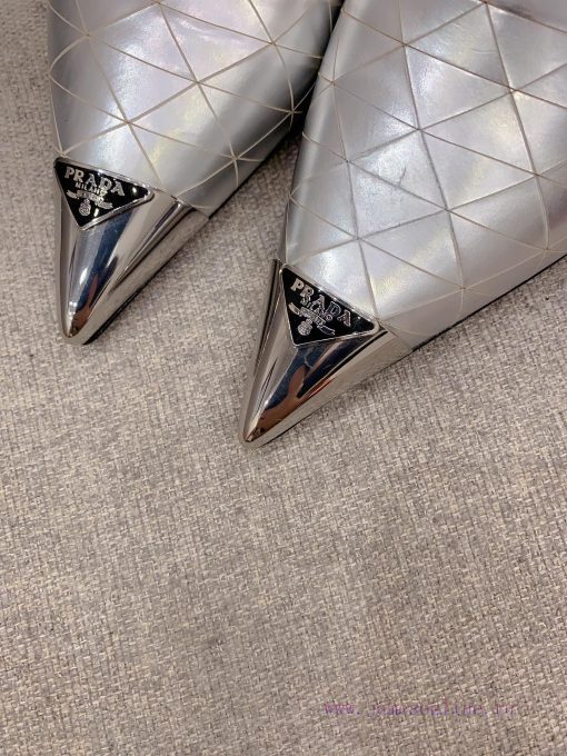 Prada's new triangle elevation and short boots are classic triangle emblem decorations, exqunny3ic6d - Image 6