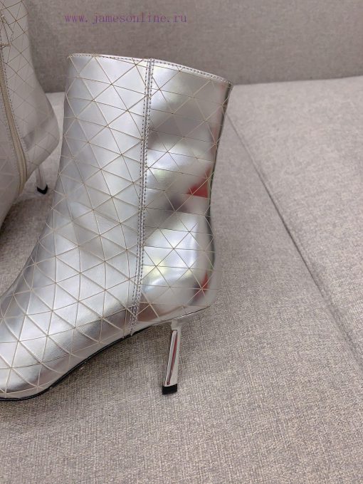 Prada's new triangle elevation and short boots are classic triangle emblem decorations, exqunny3ic6d - Image 7