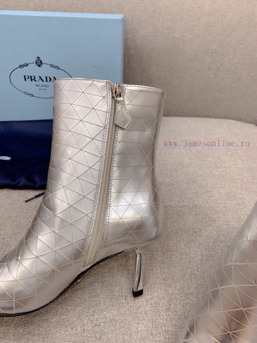 Prada's new triangle elevation and short boots are classic triangle emblem decorations, exqunny3ic6d - Image 8