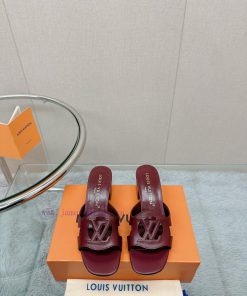 -Top qualityLoui Vuitton's new hollowed out slippersInterpreting timeless elegant designs wipcbj3ae0