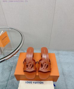 -Top qualityLoui Vuitton's new hollowed out slippersInterpreting timeless elegant designs wimrrbvenu