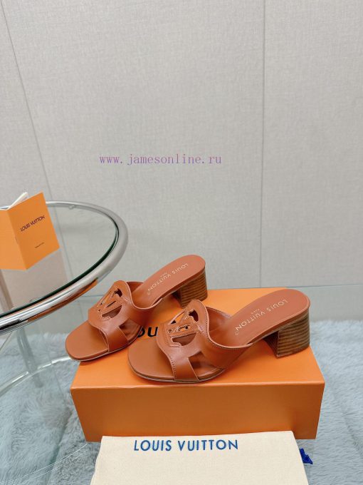 -Top qualityLoui Vuitton's new hollowed out slippersInterpreting timeless elegant designs wimrrbvenu - Image 3