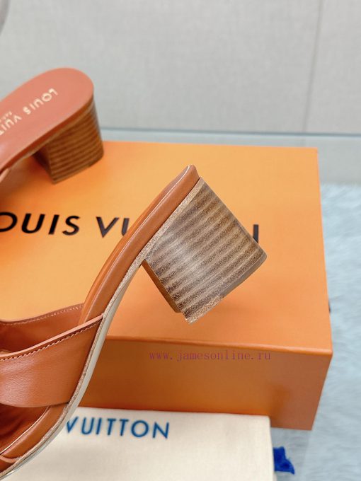 -Top qualityLoui Vuitton's new hollowed out slippersInterpreting timeless elegant designs wimrrbvenu - Image 8