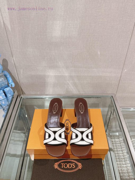 -24Ss new Tod * buckle thick heel slippersThis sandal is made of soft leather, cut into the turkyecw