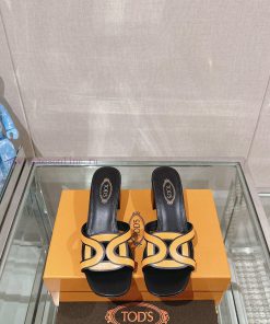 -24Ss new Tod * buckle thick heel slippersThis sandal is made of soft leather, cut into the 6ssug55z