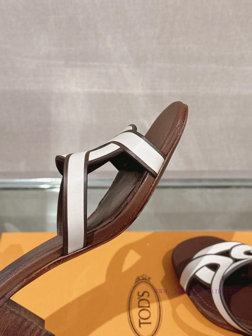 -24Ss new Tod * buckle thick heel slippersThis sandal is made of soft leather, cut into the turkyecw - Image 8