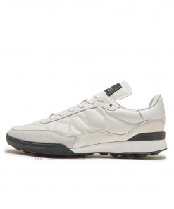 Chanel -2024 Top Casual SneakersThis classic design features a shoe upper with a variety of w5mkuaw7