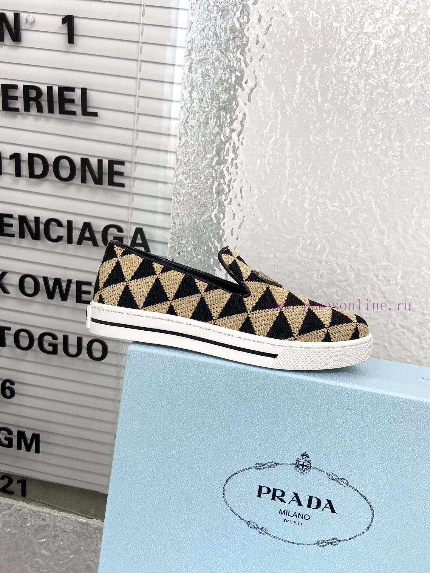 Prada's new loafersThe classic style has added new color elementsCrafted with a triangular pph4j112x - Image 7
