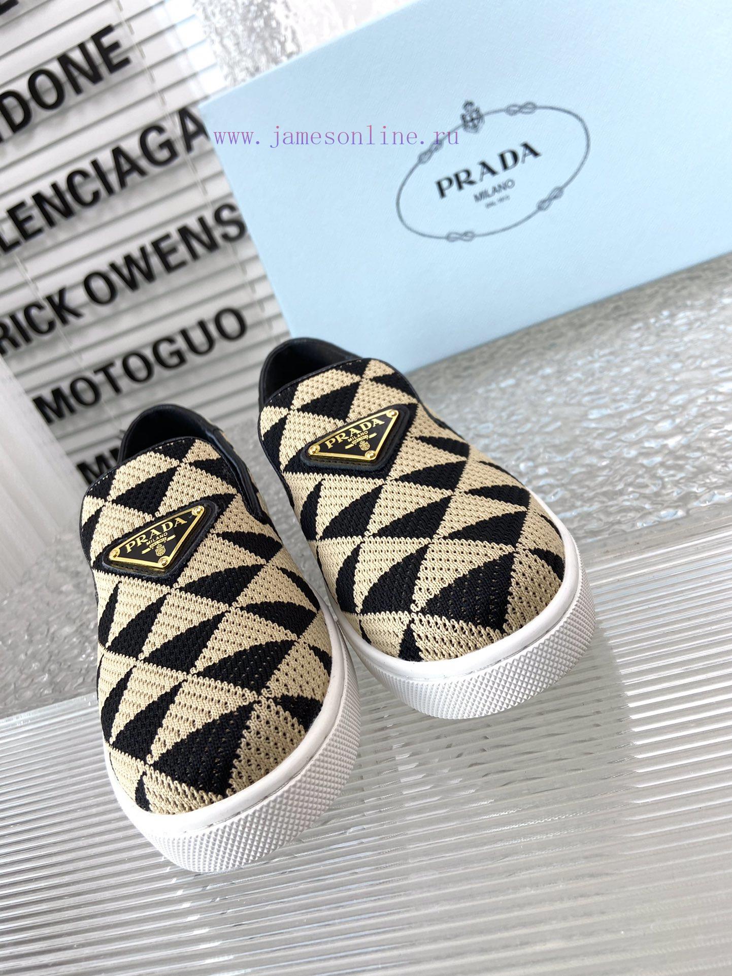Prada's new loafersThe classic style has added new color elementsCrafted with a triangular pph4j112x - Image 8