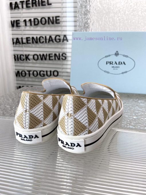 Prada's new loafersThe classic style has added new color elementsCrafted with a triangular p0bbb8jux - Image 9