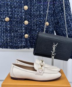 Tods Classic Coarse Heel Horseneck BuckleLefu shoesSignature T-shaped buckle, simple and exqre82qnv9