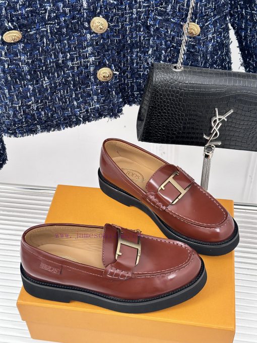 Tods Classic Thick soled loafersSignature T-shaped buckle, simple and exquisiteThis hardware148vmf85 - Image 4