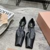 MIU MIU 24 Spring/Summer New Collection Retro Square Head Thick Heel Cool DragSimple yet cla63i18b2c
