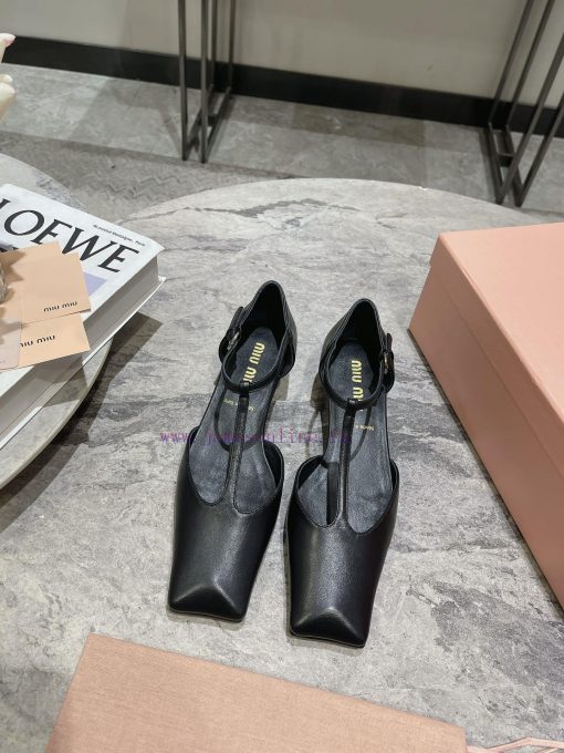 MIU MIU 24 Spring/Summer New Collection Retro Square Head Thick Heel Cool DragSimple yet cla63i18b2c