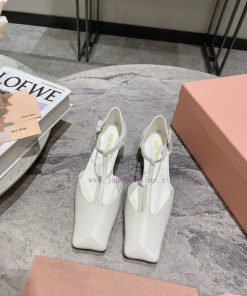 MIU MIU 24 Spring/Summer New Collection Retro Square Head Thick Heel Cool DragSimple yet cla78gsmrir