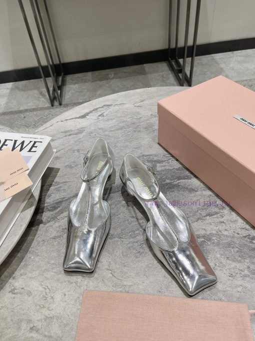 MIU MIU 24 Spring/Summer New Collection Retro Square Head Thick Heel Cool DragSimple yet cladegtw375 - Image 3