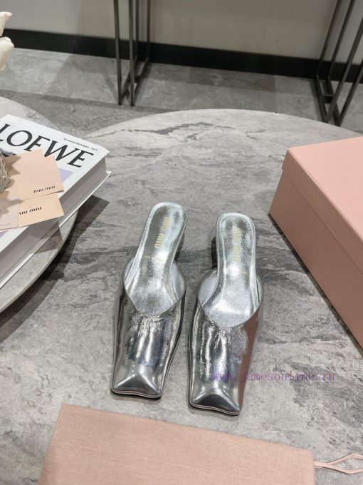 MIU MIU 24 Spring/Summer New Collection Retro Square Head Thick Heel Cool DragSimple yet cla8olmslkr
