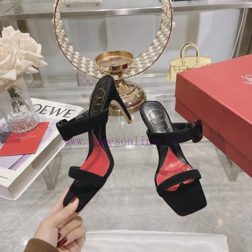 Roger Vivier's new slippers feature a single and double strap design with genuine leather sq341kguoq - Image 3