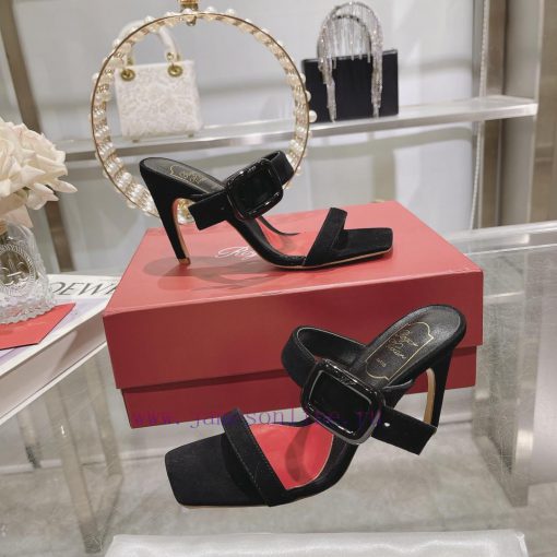 Roger Vivier's new slippers feature a single and double strap design with genuine leather sq341kguoq - Image 5