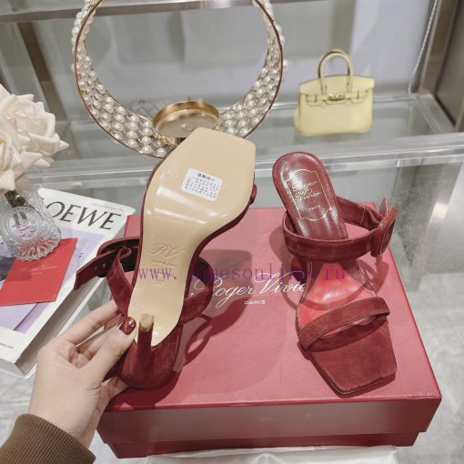 Roger Vivier's new slippers feature a single and double strap design with genuine leather sqlmeytjm4 - Image 10
