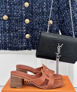 L * V donkey brand classic explosive hollow out designThick heeled slippersThe fabric is madrjm8s53s
