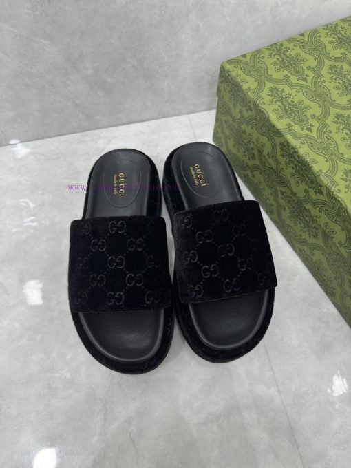 New women's thick soled slippers and sandals for spring and summerThe GG logo was first usedv09q6juv