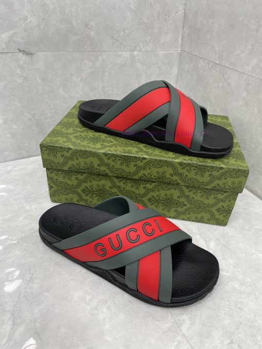 ️Gucci official website unisex woven rubber slippers sandalsThe mixed style continues to enrw00os0mv - Image 4