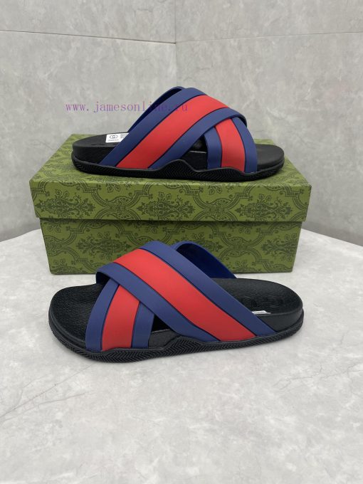 ️Gucci official website unisex woven rubber slippers sandalsThe mixed style continues to enr8hb4c5df - Image 4