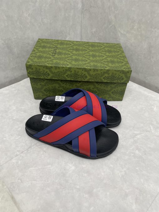 ️Gucci official website unisex woven rubber slippers sandalsThe mixed style continues to enr8hb4c5df - Image 5