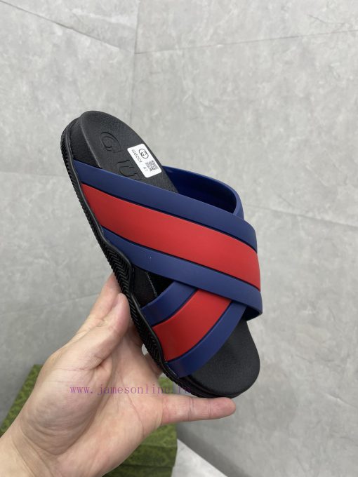 ️Gucci official website unisex woven rubber slippers sandalsThe mixed style continues to enr8hb4c5df - Image 6