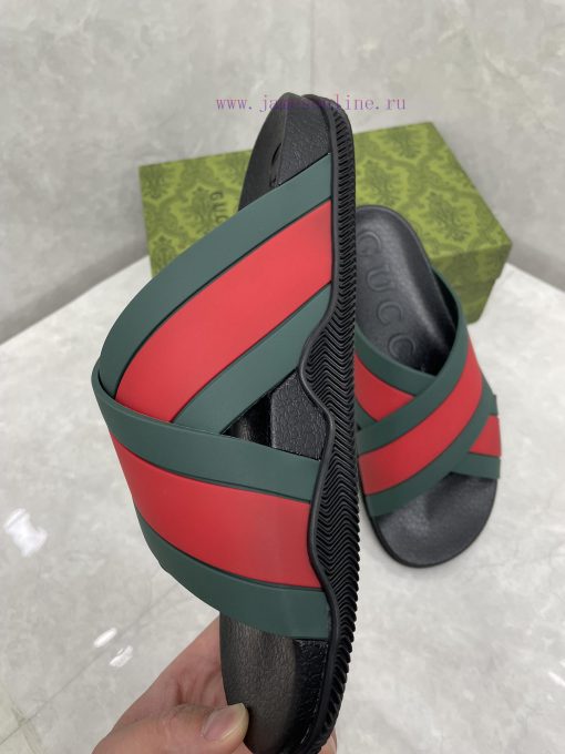 ️Gucci official website unisex woven rubber slippers sandalsThe mixed style continues to enrm369x5cu - Image 8