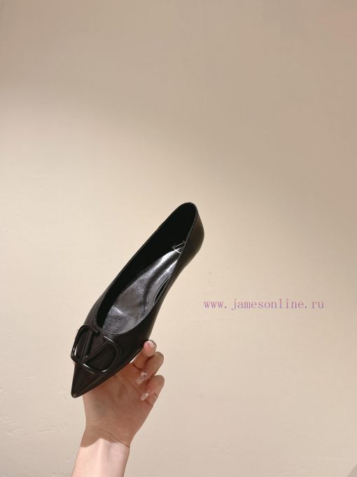 Flat bottomed | ² ⁰ ² 4 𝐬𝐬 🤍🤎 Is your shoe cabinet missing a pair from the Four Seasons Verson22o06e - Image 10