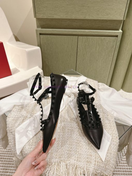 Flat bottomed | ² ⁰ ² 4 𝐬𝐬 🤍🤎 Is your shoe cabinet missing a pair from the Four Seasons Versof97h9r2 - Image 3