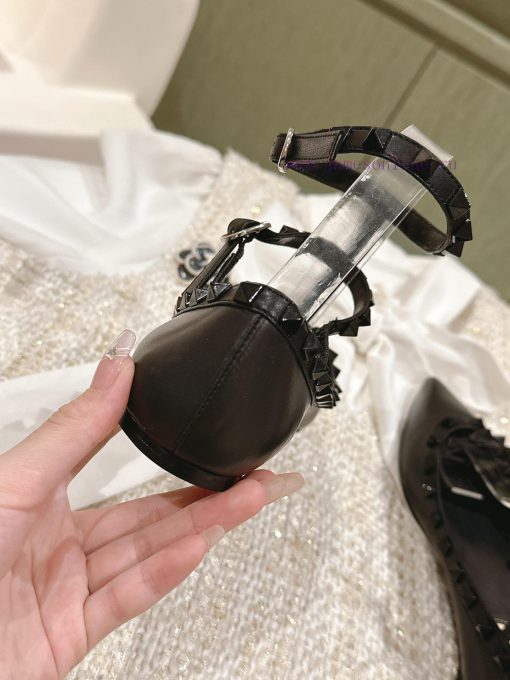 Flat bottomed | ² ⁰ ² 4 𝐬𝐬 🤍🤎 Is your shoe cabinet missing a pair from the Four Seasons Versof97h9r2 - Image 6