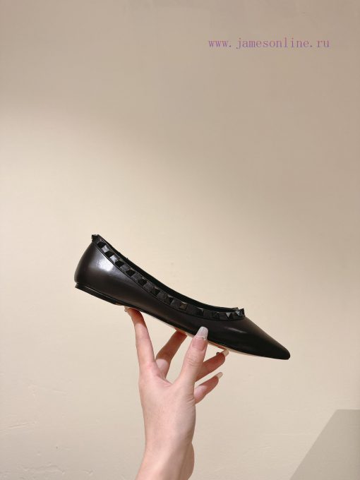 Flat bottomed | ² ⁰ ² 4 𝐬𝐬 🤍🤎 Is your shoe cabinet missing a pair from the Four Seasons Versnjjtmvur - Image 9