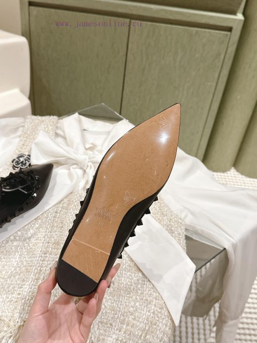 Flat bottomed | ² ⁰ ² 4 𝐬𝐬 🤍🤎 Is your shoe cabinet missing a pair from the Four Seasons Versof97h9r2 - Image 7