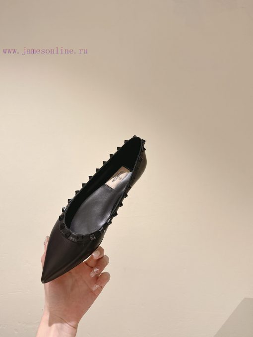 Flat bottomed | ² ⁰ ² 4 𝐬𝐬 🤍🤎 Is your shoe cabinet missing a pair from the Four Seasons Versnjjtmvur - Image 10