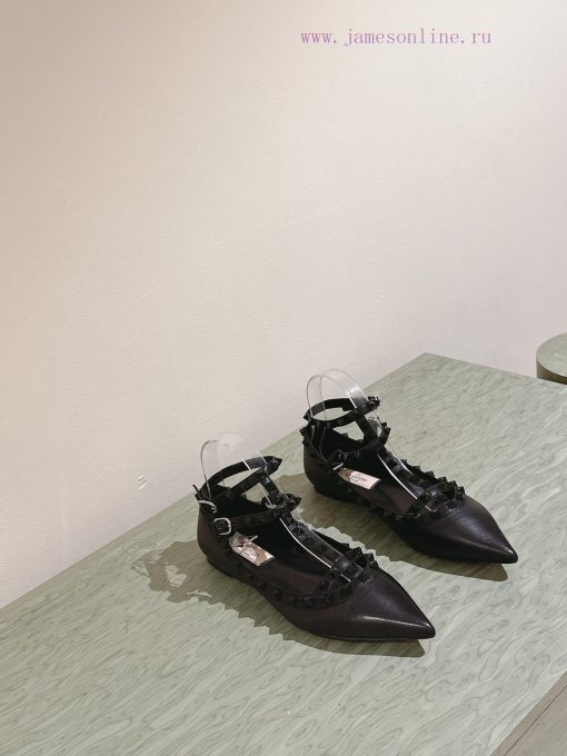 Flat bottomed | ² ⁰ ² 4 𝐬𝐬 🤍🤎 Is your shoe cabinet missing a pair from the Four Seasons Versof97h9r2 - Image 8