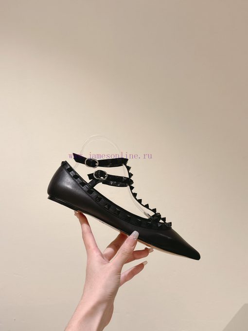 Flat bottomed | ² ⁰ ² 4 𝐬𝐬 🤍🤎 Is your shoe cabinet missing a pair from the Four Seasons Versof97h9r2 - Image 9