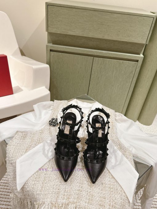 Flat bottomed | ² ⁰ ² 4 𝐬𝐬 🤍🤎 Is your shoe cabinet missing a pair from the Four Seasons Verskd3lnyks - Image 2