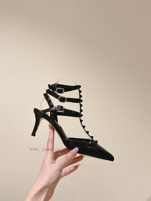 Flat bottomed | ² ⁰ ² 4 𝐬𝐬 🤍🤎 Is your shoe cabinet missing a pair from the Four Seasons Versgmxhs39k - Image 9