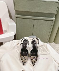Flat bottomed | ² ⁰ ² 4 𝐬𝐬 🤍🤎 Is your shoe cabinet missing a pair from the Four Seasons Verso63kuqhq