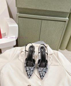 Flat bottomed | ² ⁰ ² 4 𝐬𝐬 🤍🤎 Is your shoe cabinet missing a pair from the Four Seasons Versad8qmg8z