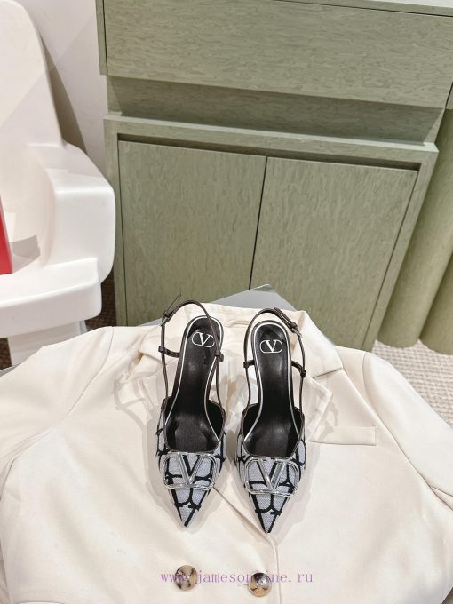 Flat bottomed | ² ⁰ ² 4 𝐬𝐬 🤍🤎 Is your shoe cabinet missing a pair from the Four Seasons Versad8qmg8z - Image 2