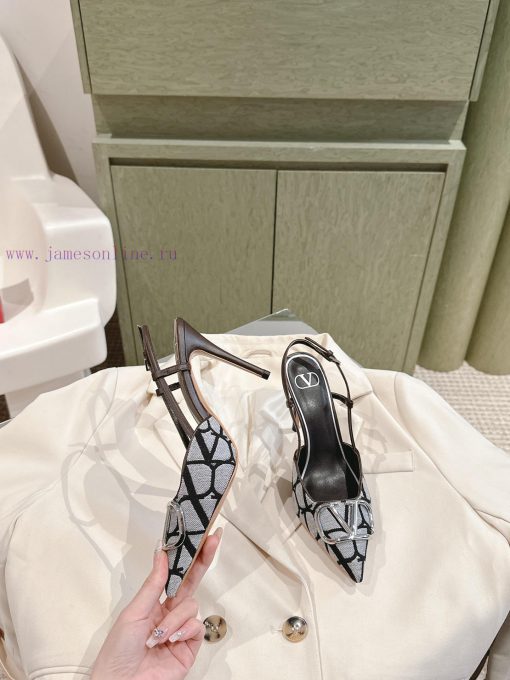 Flat bottomed | ² ⁰ ² 4 𝐬𝐬 🤍🤎 Is your shoe cabinet missing a pair from the Four Seasons Versad8qmg8z - Image 3