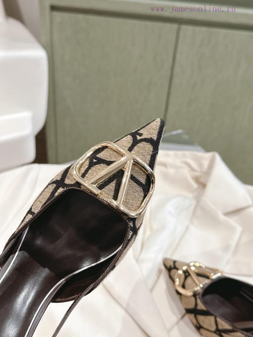 Flat bottomed | ² ⁰ ² 4 𝐬𝐬 🤍🤎 Is your shoe cabinet missing a pair from the Four Seasons Verso63kuqhq - Image 5