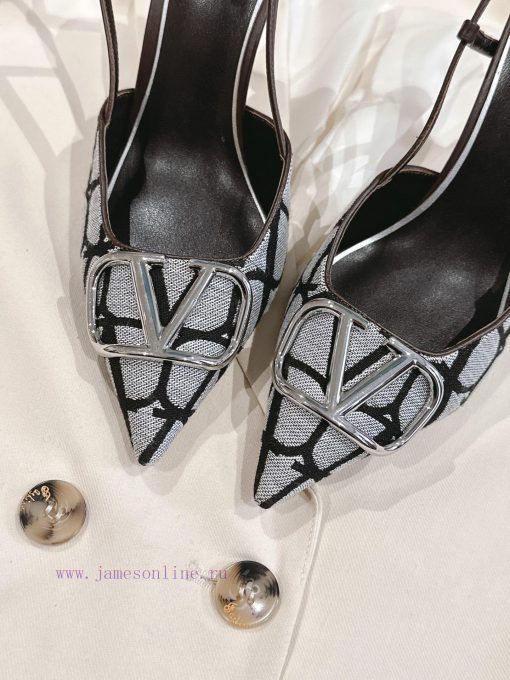 Flat bottomed | ² ⁰ ² 4 𝐬𝐬 🤍🤎 Is your shoe cabinet missing a pair from the Four Seasons Versad8qmg8z - Image 6