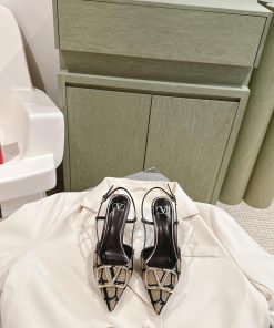 Flat bottomed | ² ⁰ ² 4 𝐬𝐬 🤍🤎 Is your shoe cabinet missing a pair from the Four Seasons Verskpmq9unl