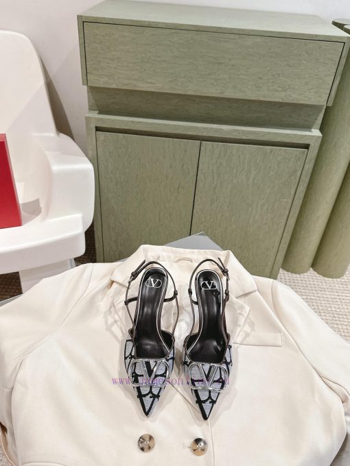 Flat bottomed | ² ⁰ ² 4 𝐬𝐬 🤍🤎 Is your shoe cabinet missing a pair from the Four Seasons Verslszv2pxg - Image 2