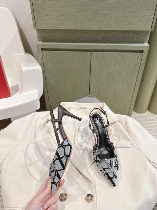 Flat bottomed | ² ⁰ ² 4 𝐬𝐬 🤍🤎 Is your shoe cabinet missing a pair from the Four Seasons Verslszv2pxg - Image 4